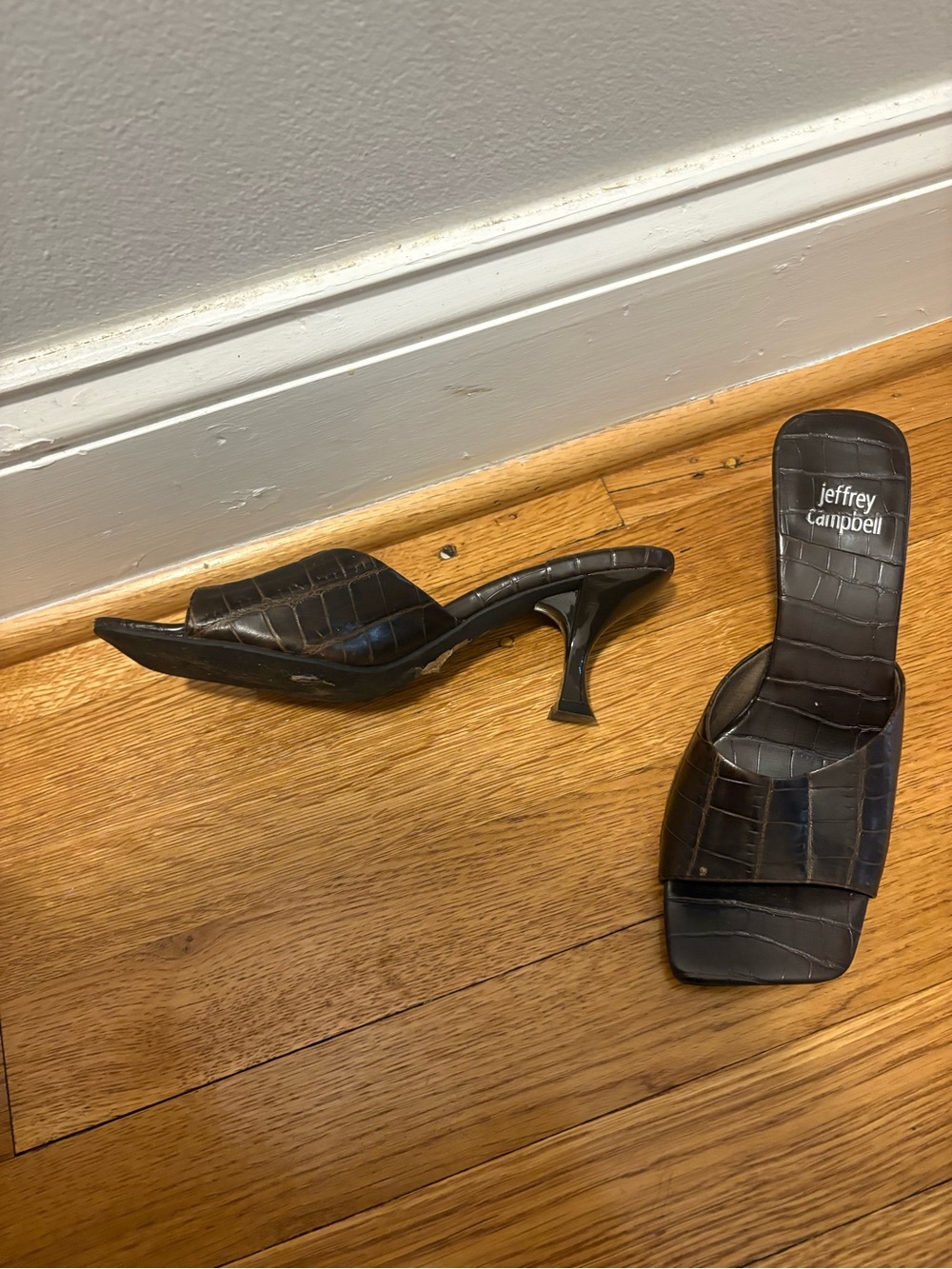 Jeffrey Campbell Dark Brown Croc-Embossed Slide Kitten Heel  Mules - Picture 7 of 10
